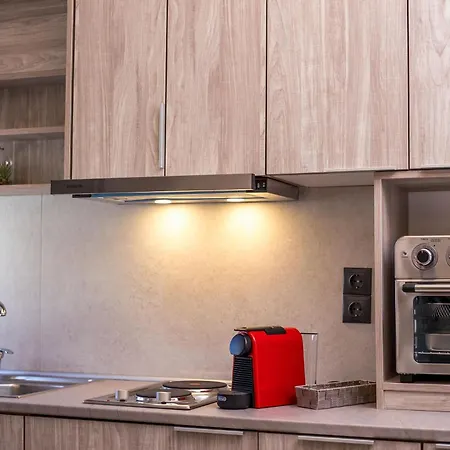 Oleana Di Castello *