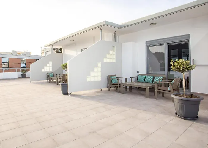 Oleana Di Castello *