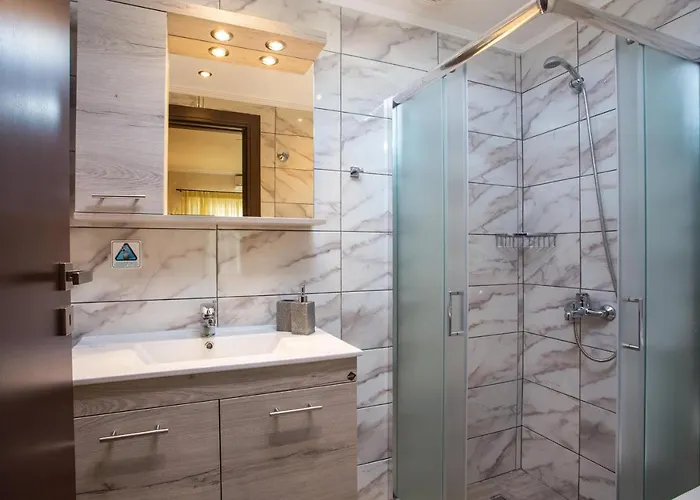 Oleana Di Castello *